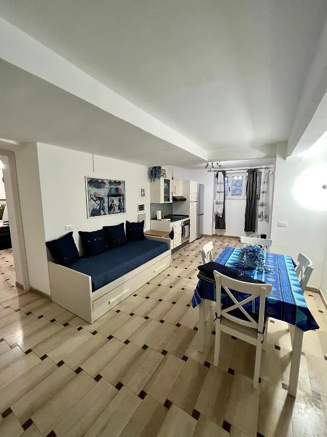 Celeste Apartment Genova 0*,  Italien